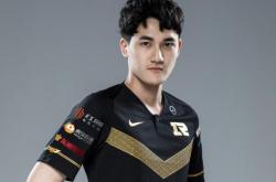 Karsa在瑞士队比赛中回归赛场清晨多特蒙德调整名单以备社区盾，哈兰德在RNG比赛中状态火爆直接炸裂的简单介绍爱游戏入口