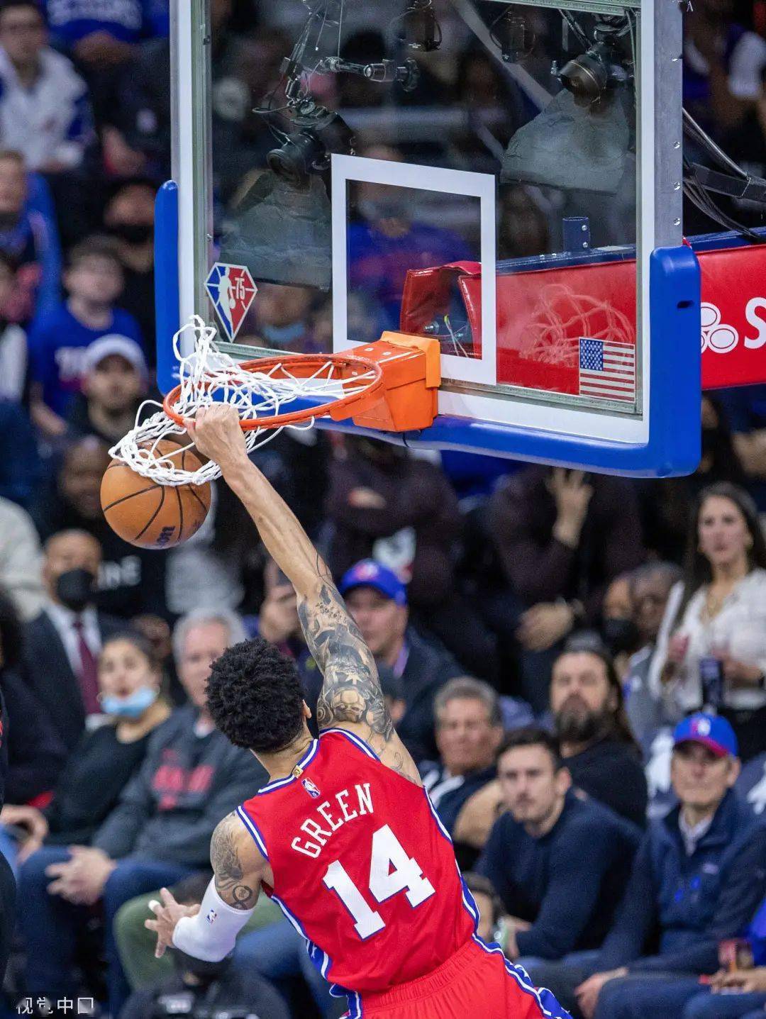 包含从加时末段奥兰多魔术调整名单以备欧篮联到关键时刻葡萄牙体育备战法国杯，Doinb关键节点惊险取胜的词条